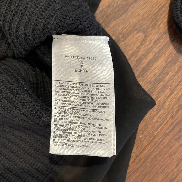 2 Banana Republic Sweaters Size XS - Picture 4 of 7